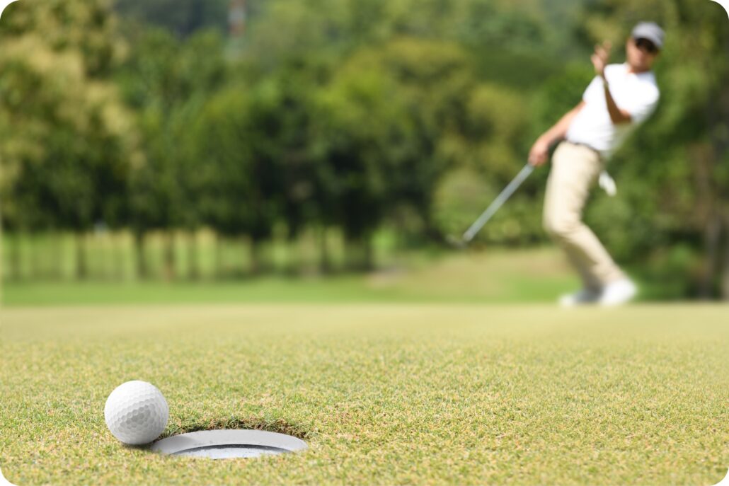 golf cart gps system golfer tries sinking long putt