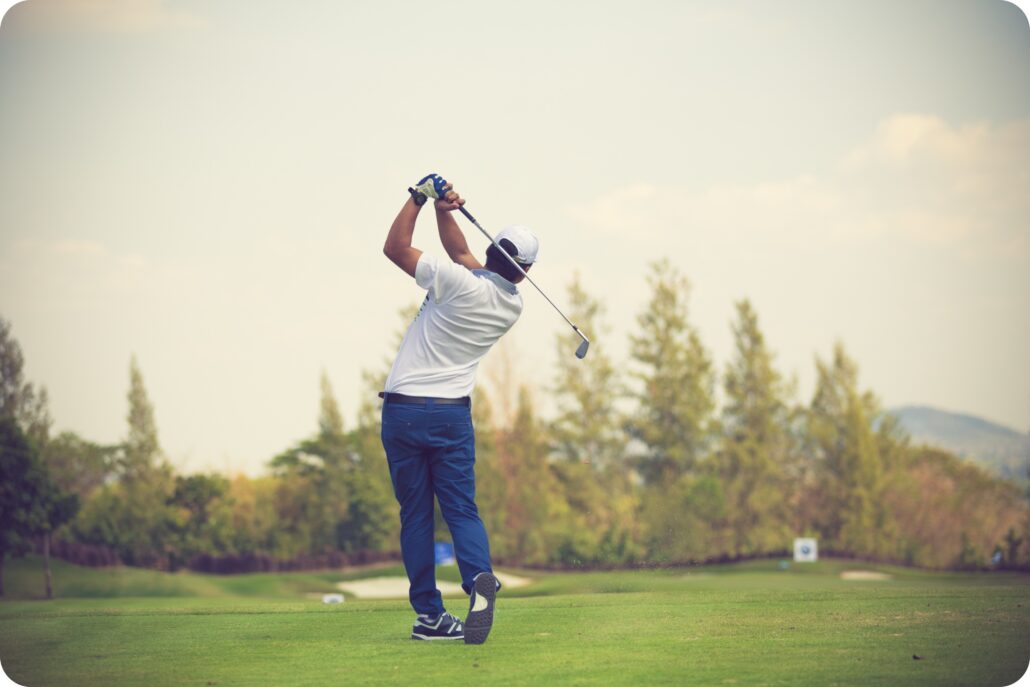 golf cart gps system golfer on par 3